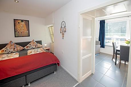 Deluxe King Suite