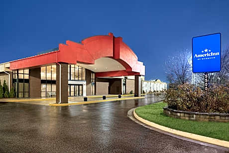 AmericInn by Wyndham Grand Rapids Airport North