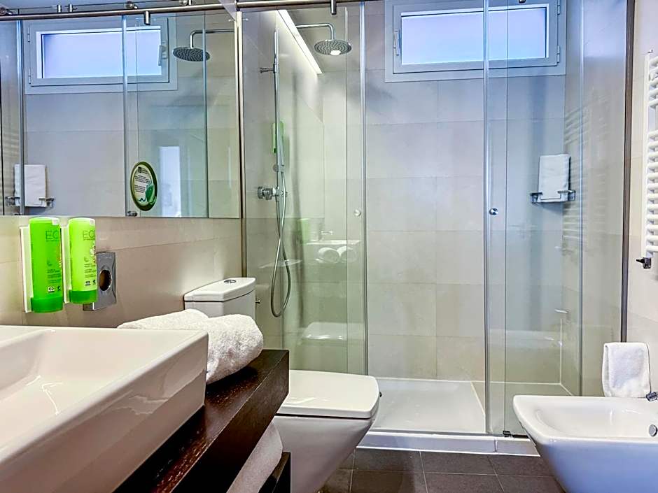 Hotel Zenit Jardines de Uleta Suites