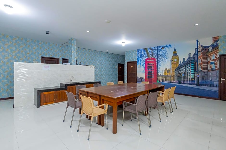 RedDoorz near Universitas Wijaya Kusuma Surabaya 2