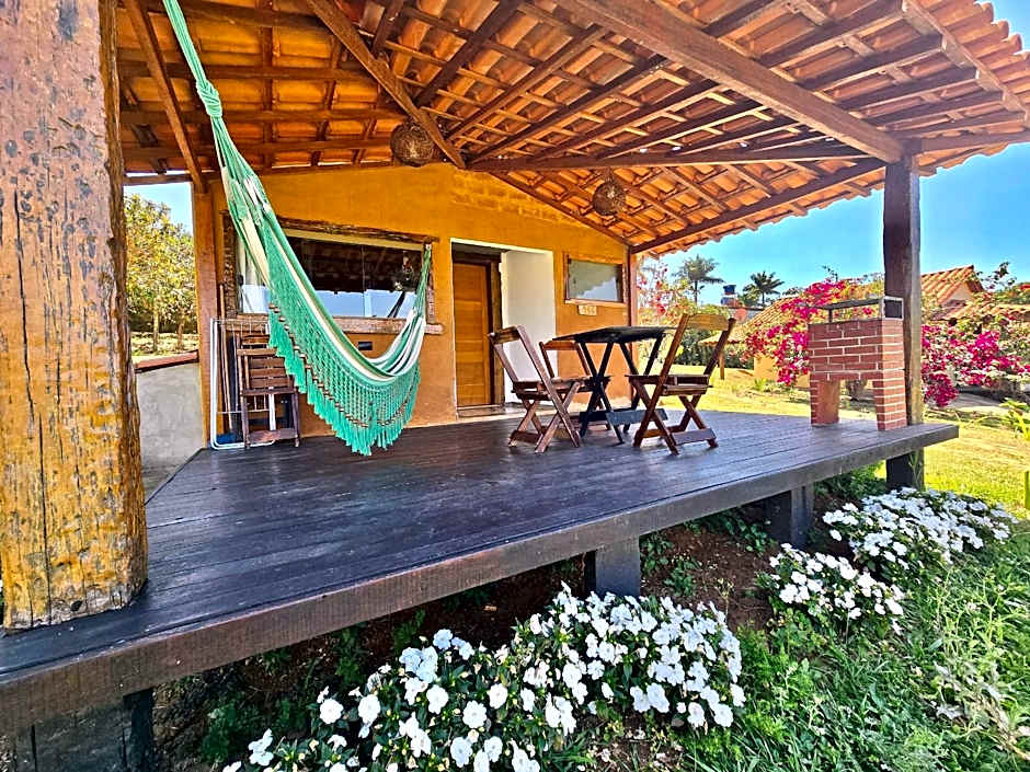 Chalés Vila Carrancas - Ao lado do centro com piscina, cozinha completa e muita tranquilidade