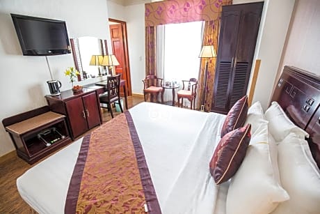 Signature Deluxe Double Room with City View