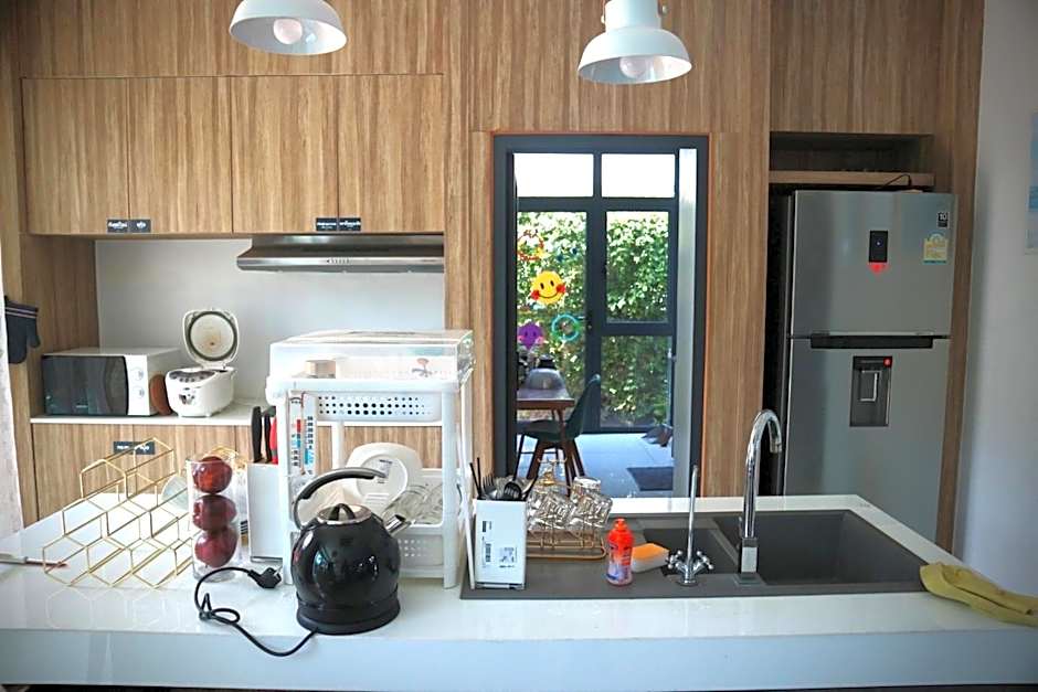 PoolVillaPattaya next to the sea