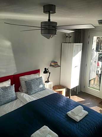 Twin Room with Shower