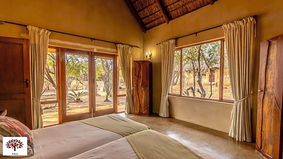 Zebula Golf and Wildlife Estate - Porcupine Strolling Pax 8 - Moi Signature Luxury villa