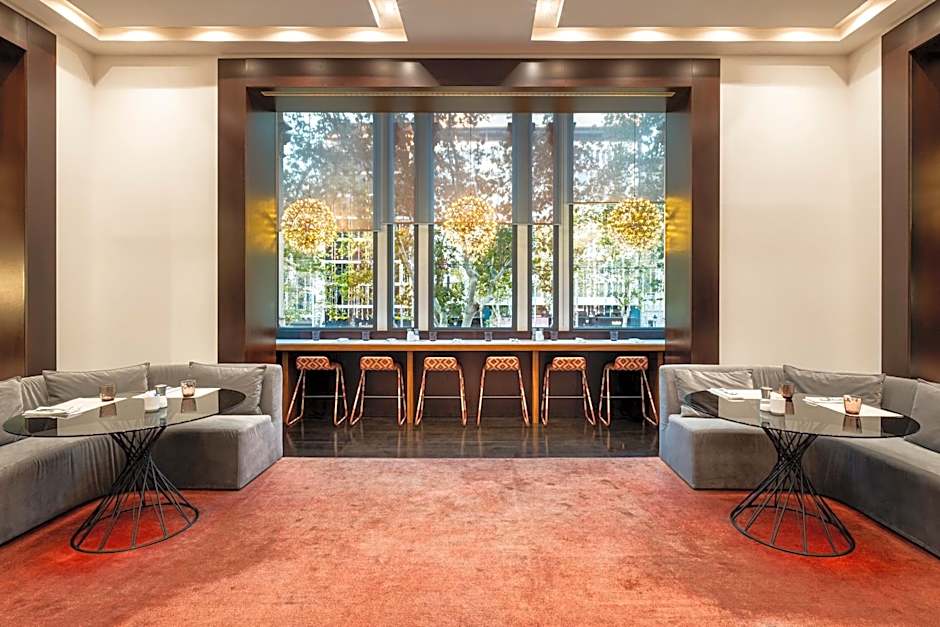 Sixtytwo Hotel