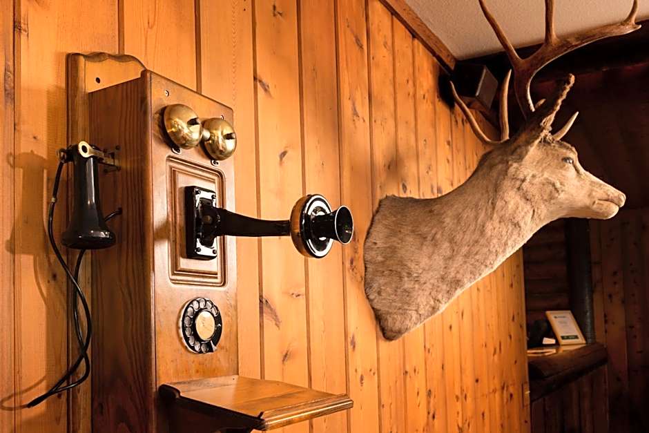 Ayres Lodge Alpine