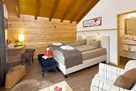 Premium Double Room with Balcony and Mountain View