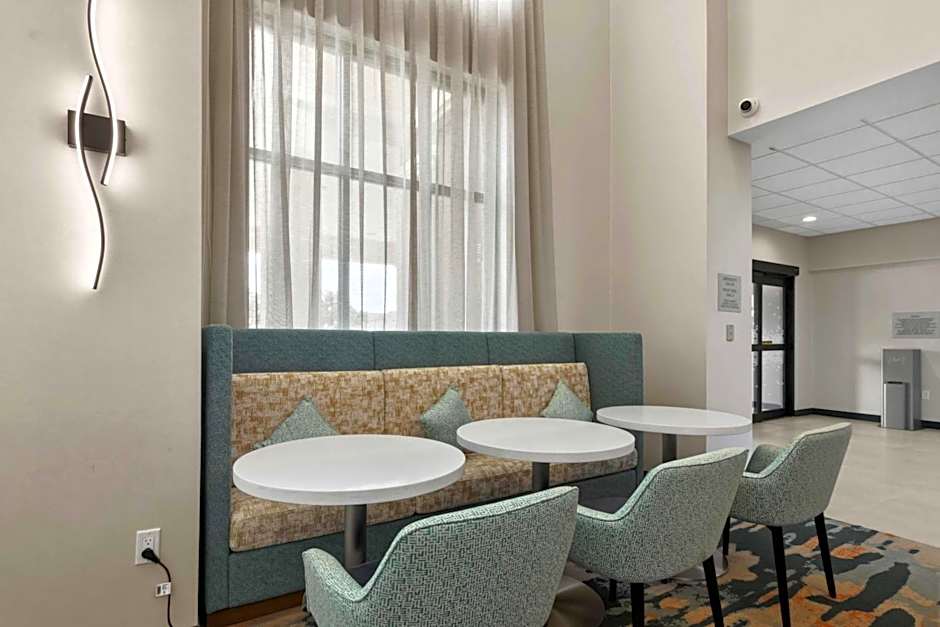 Hampton Inn & Suites Houston - Rosenberg