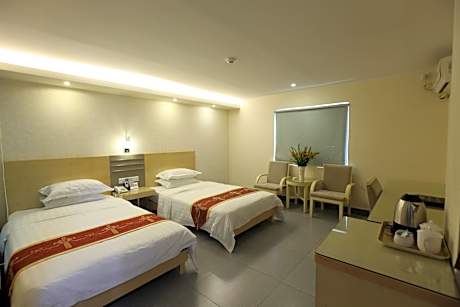 Deluxe Business  Queen Room