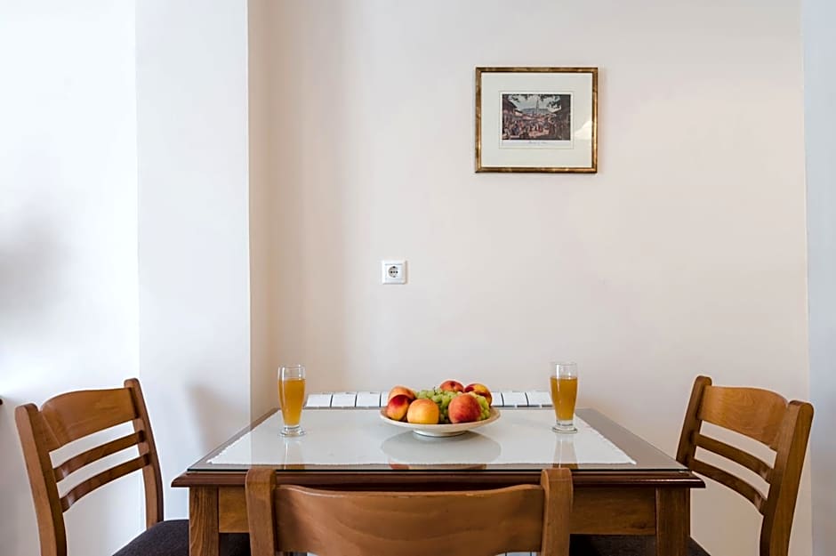 Rouchotas Apartments