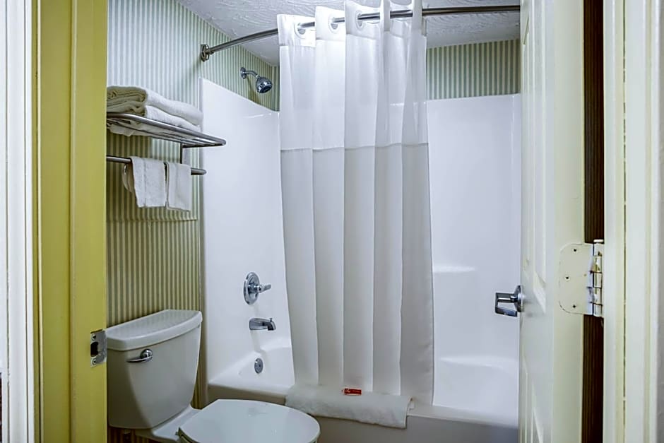 Econo Lodge Huntington - Barboursville University Area