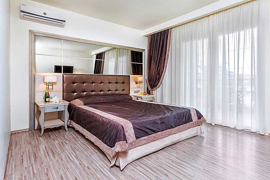 Elinotel Apolamare Hotel