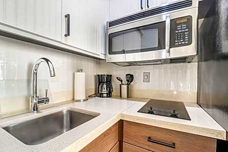 1 King Bed Studio Suite