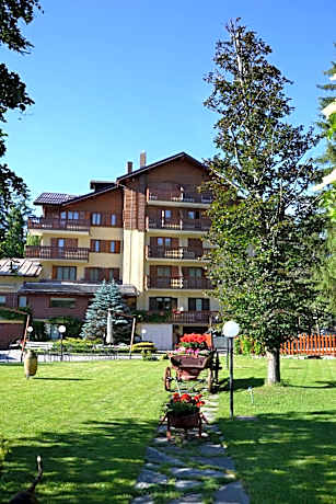 Hotel Bucaneve