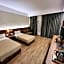 Hotel Lumbini Garden New Crystal