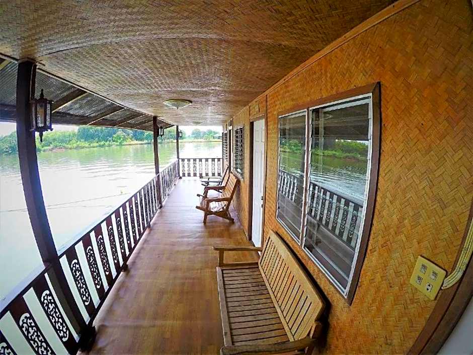 T & T Hostel Kanchanaburi