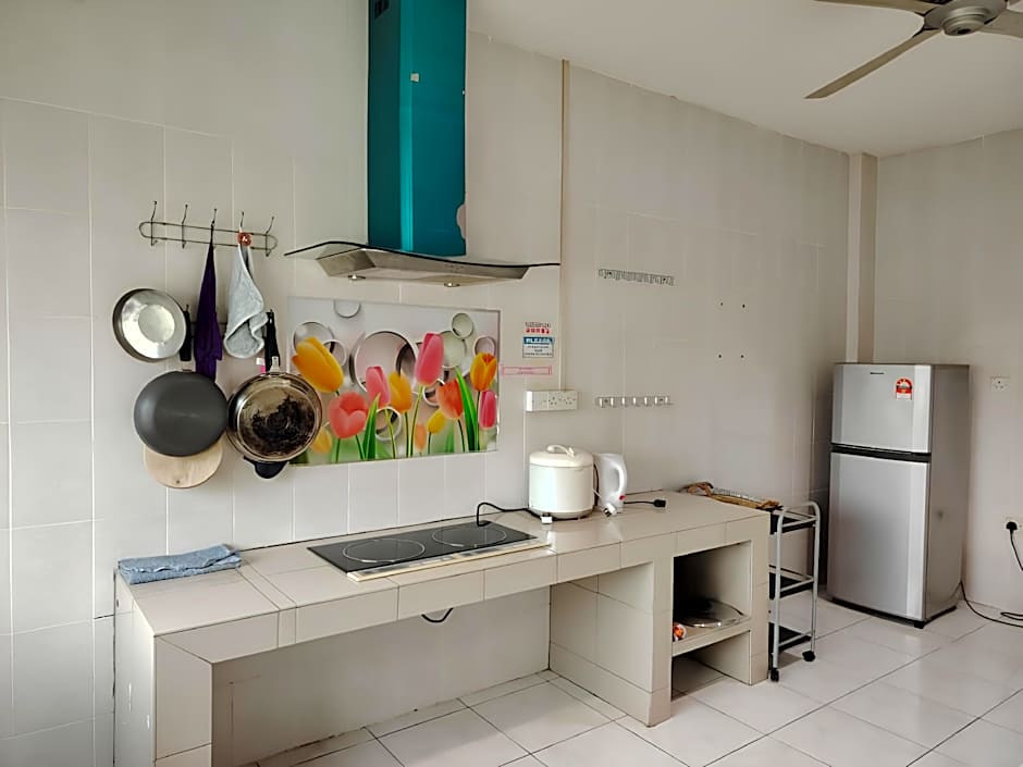 Natol Homestay - Kuching Home Penthouse Airport Road