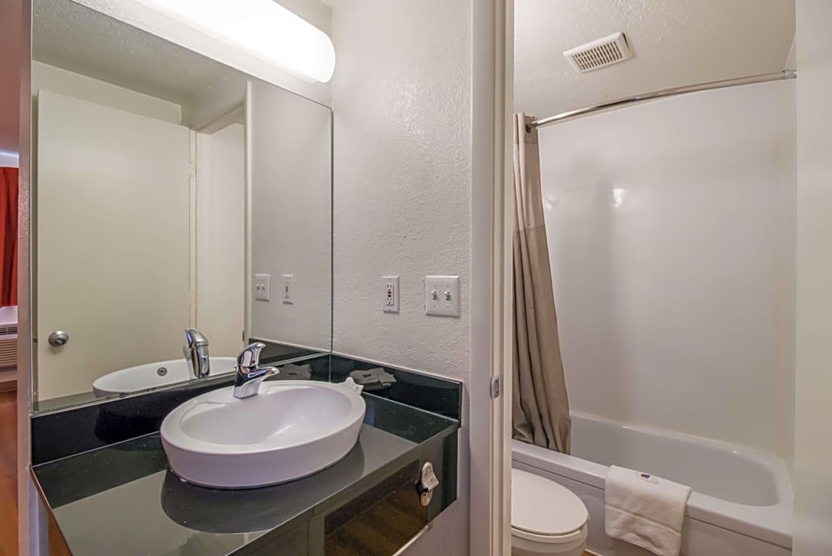 Motel 6-Fargo, ND - West Acres - North Fargo