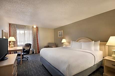 Classic King Room - Non-Smoking