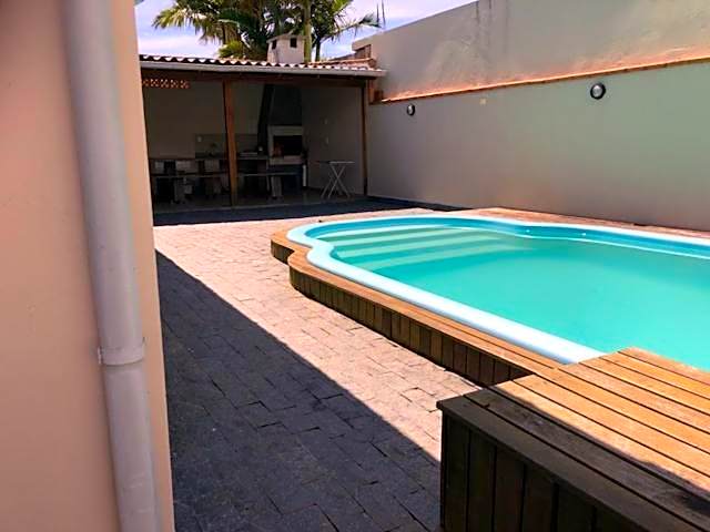 Bela casa, com internet, piscina e churrasqueira para descansar e desfrutar, dias de paz
