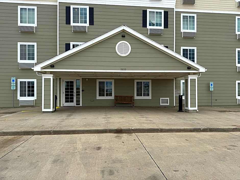 Baymont Inn & Suites By Wyndham Dickinson, ND