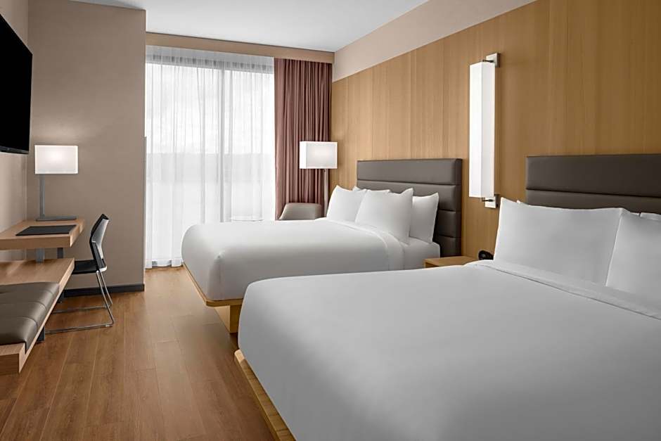 AC Hotel by Marriott Vancouver Waterfront