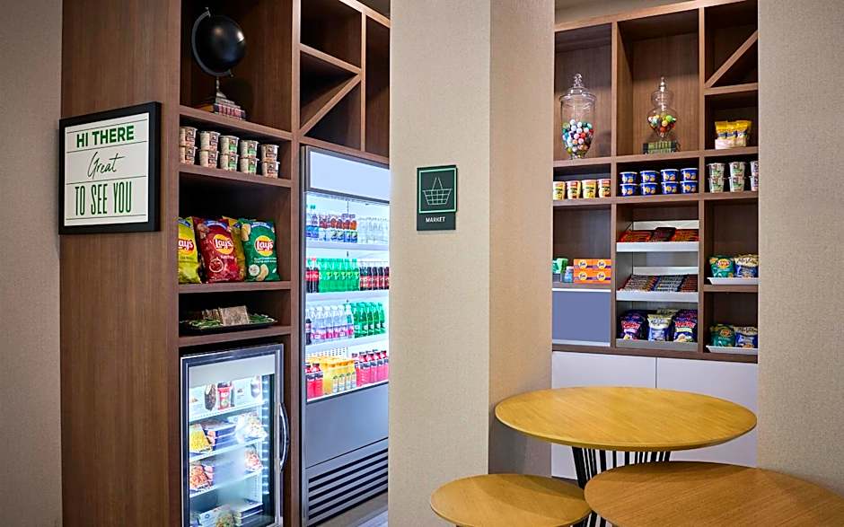 Holiday Inn & Suites Oakville at Bronte By IHG