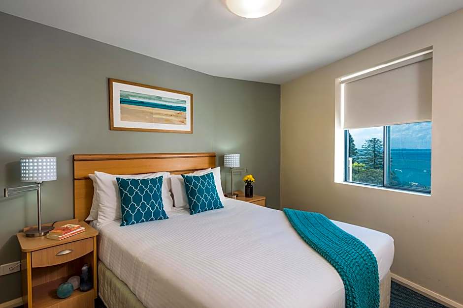 Oaks The Entrance Waterfront Suites