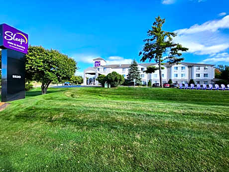 Sleep Inn & Suites Bay View Acme - Traverse City