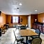 Econo Lodge Inn & Suites