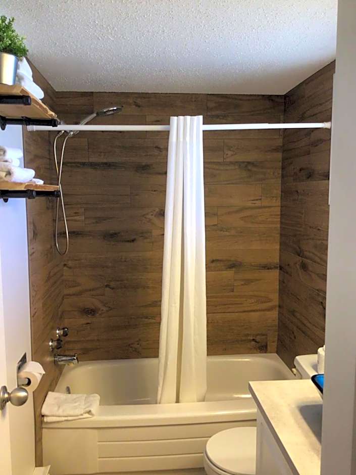 Christina Lake Motel and RV Park