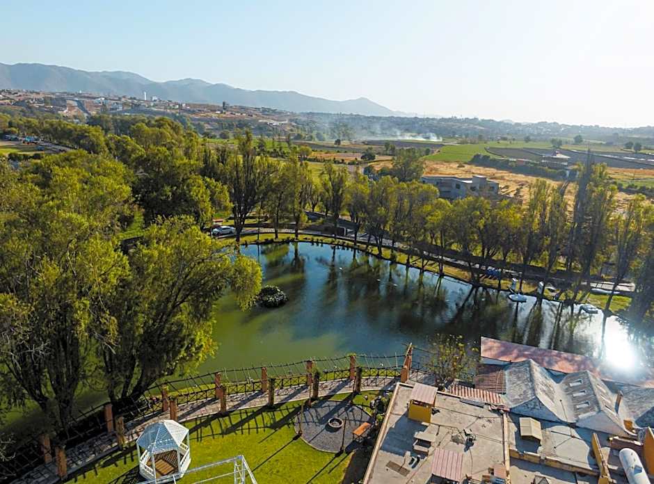 El LAGO HOTEL by Luoxo