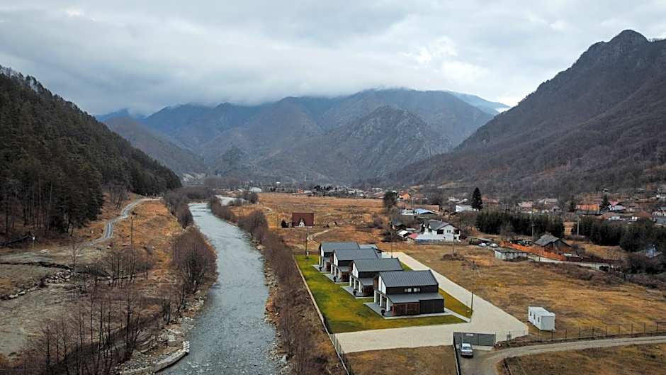 Complex Lunlo Village