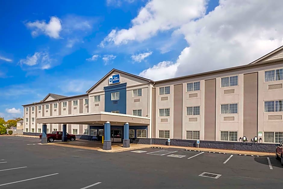Photo 1 of 25 of Best Western Louisville Airport Expo