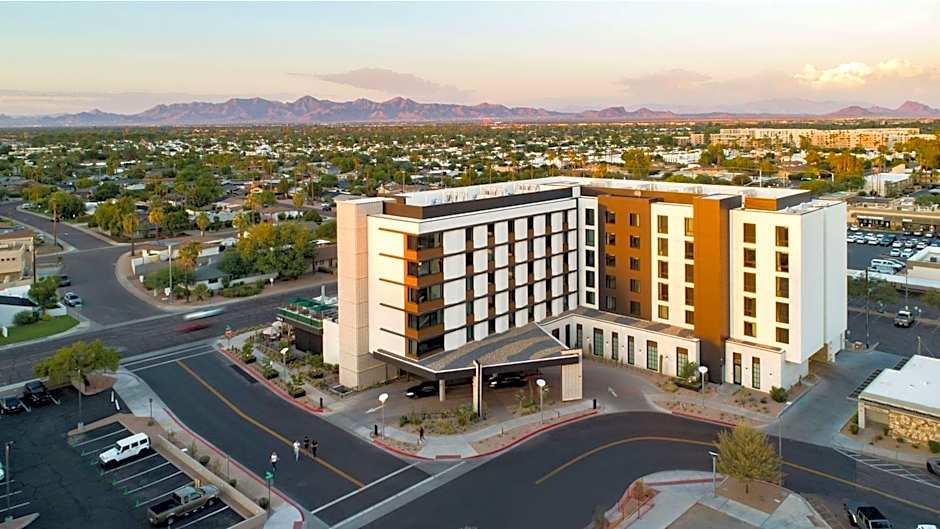 Senna House Scottsdale, Curio Collection by Hilton