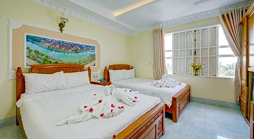 Quang Anh Hotel by The Moment