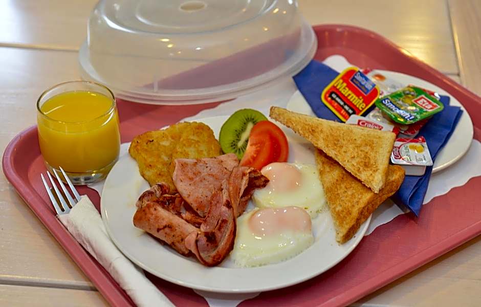 Brougham Heights Motel