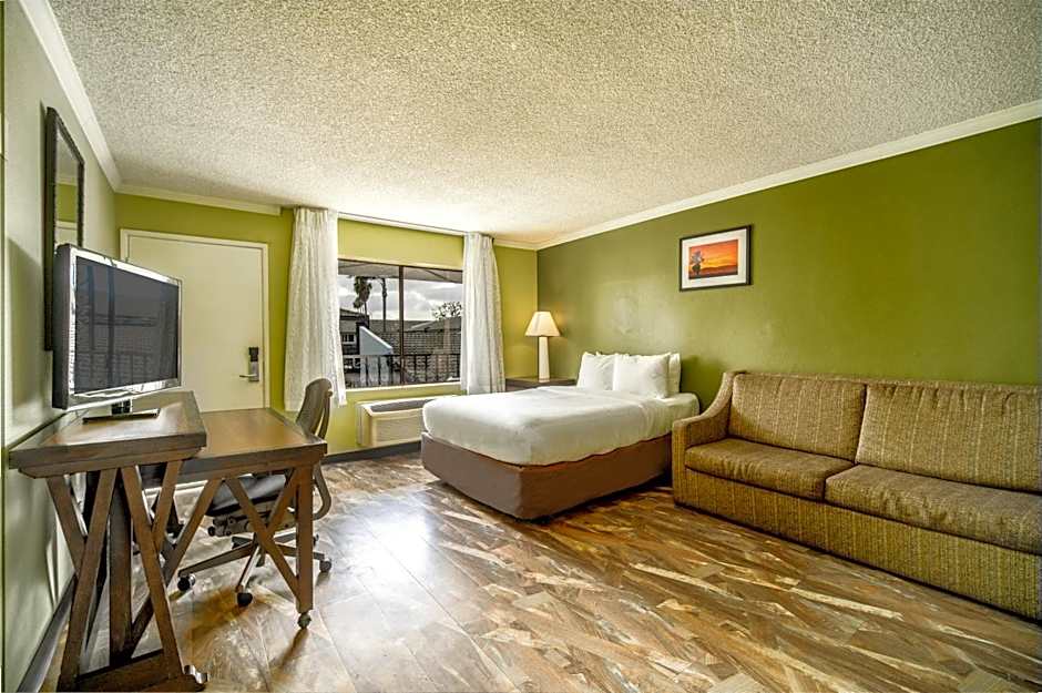The Buena Park Hotel & Suites