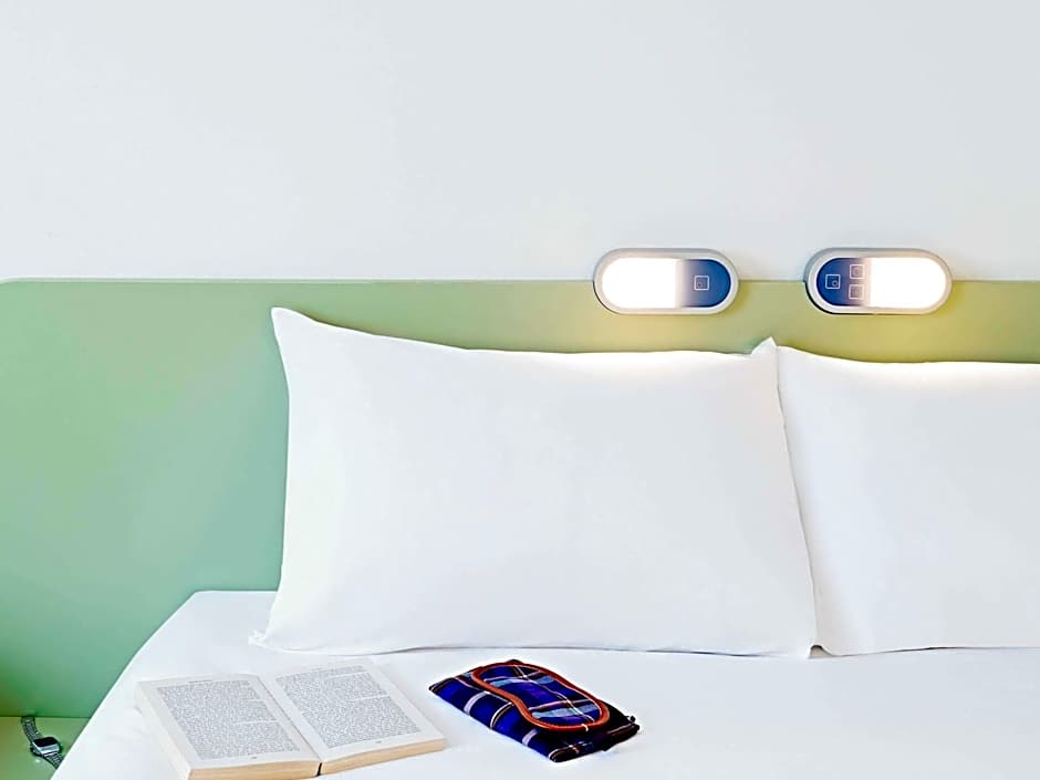 Warrington Motel, J20 M6 Lymm Services