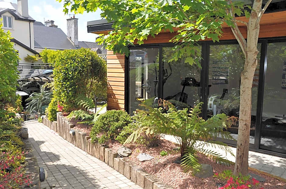 Quinlan & Cooke Boutique Townhouse and QCs Seafood Restaurant