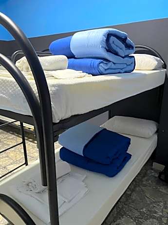 Single Bed in Male Dormitory Room with Shared Bathroom