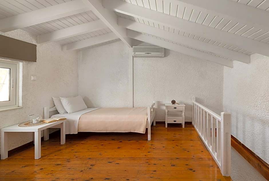 Elefteria Apts & Suites