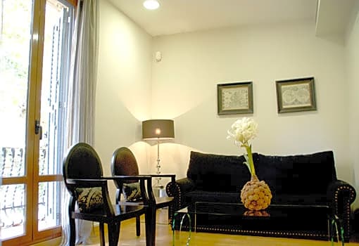 Vale Suites