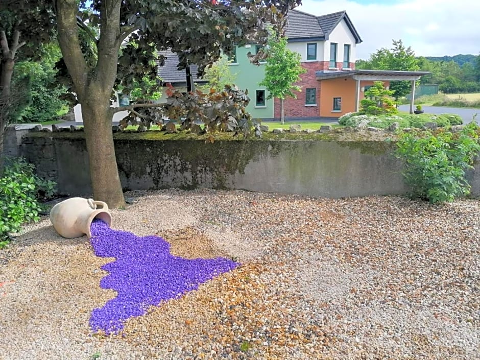 Tess's Guest House R95K6N1 This Property is unsuitable for children under 12 years old