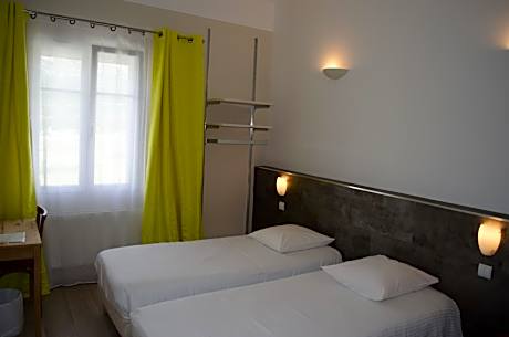 Triple - 3 Single Beds