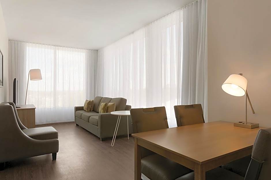 Radisson Kingswood Hotel & Suites, Fredericton, NB 