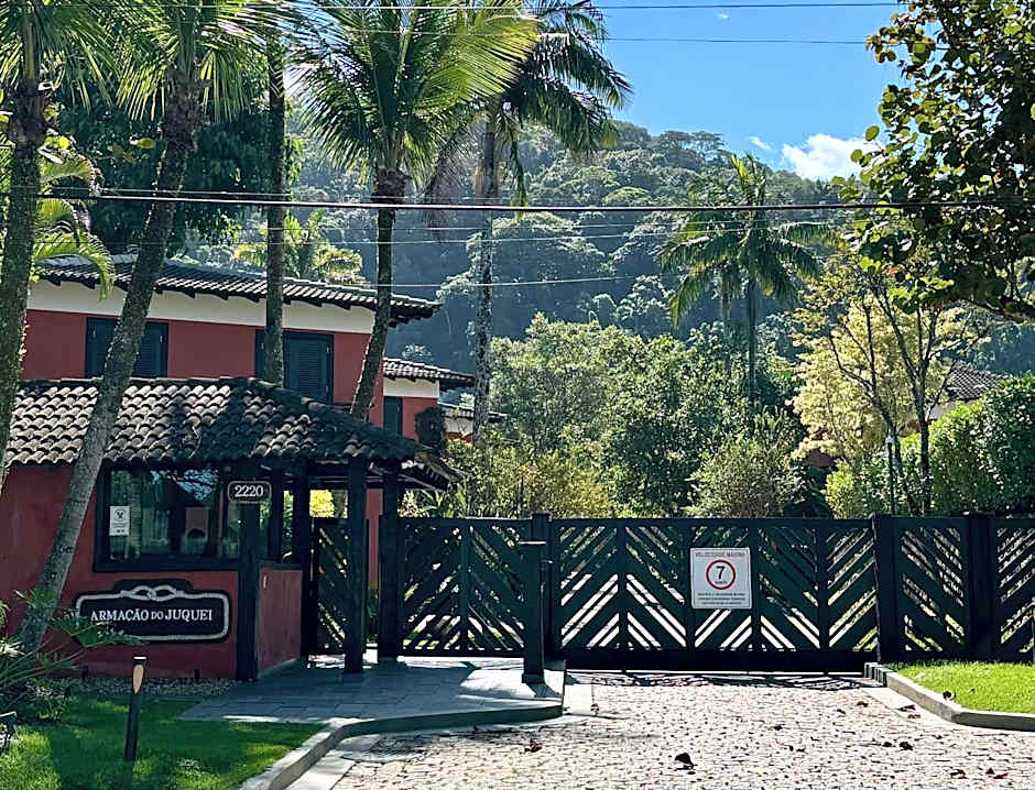 Juquehy - Condomínio de Frente para o Mar - Piscina Aquecida - Quadra de Tenis