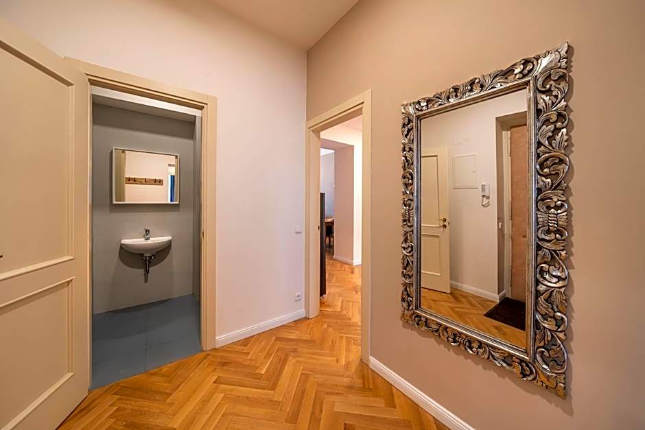 Downtown - Apart Hotel Zborovska