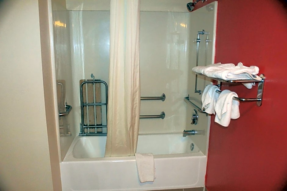 Americas Best Value Inn - Fredericksburg North